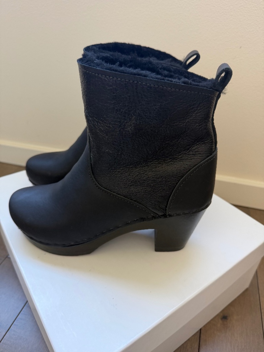 No. 6 Pull On Shearling Clog Bootie Mid Heel in Double Black Aviator Size 40
